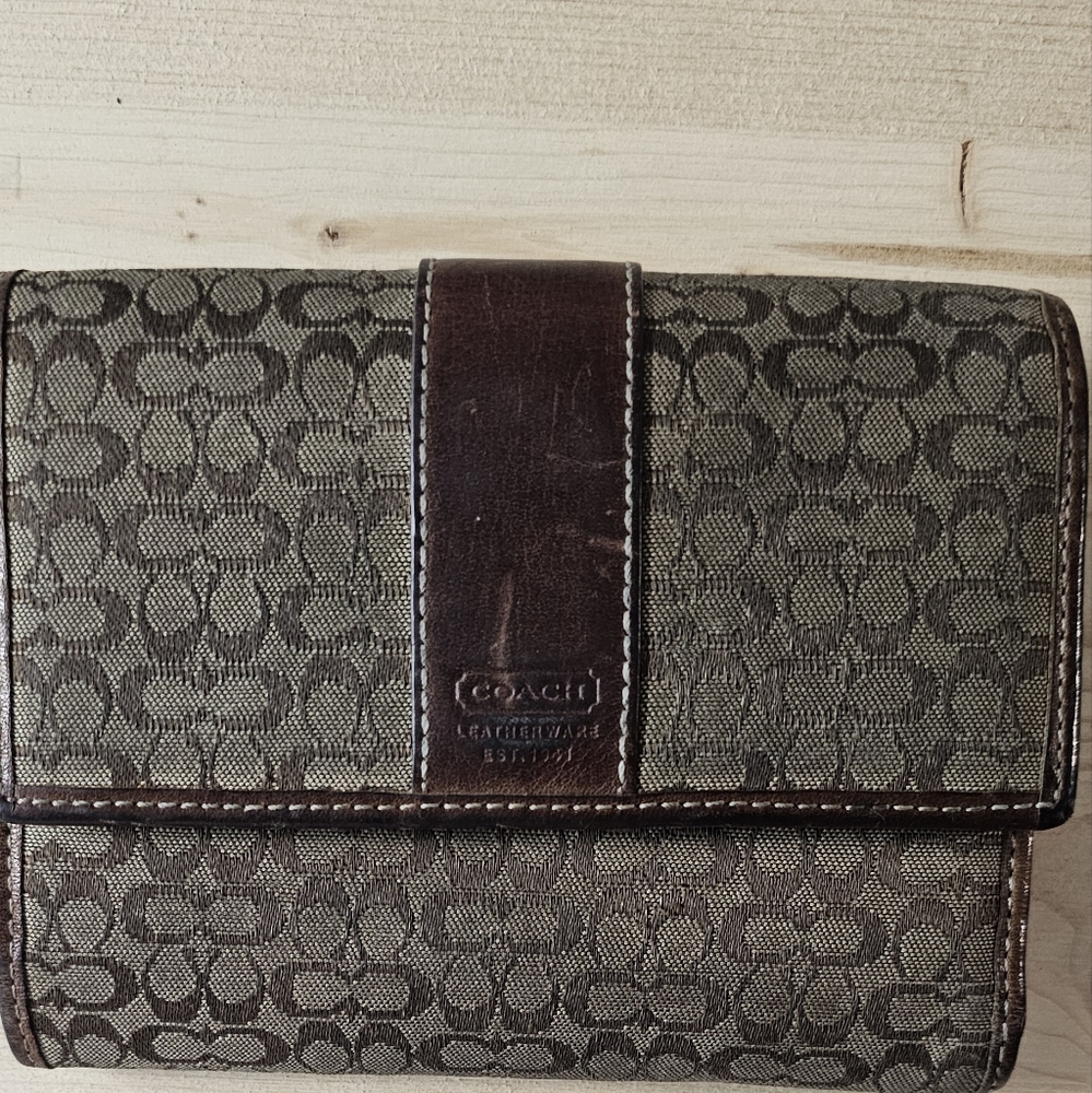 "MARKDOWN" Mini C monogram Coach wallet